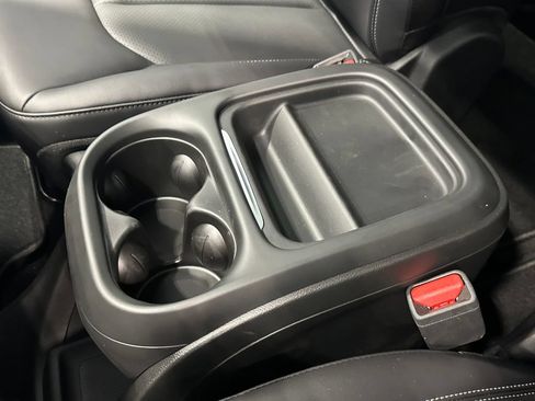 New 2027 Chrysler Pacifica Select AWD/4WD image 23
