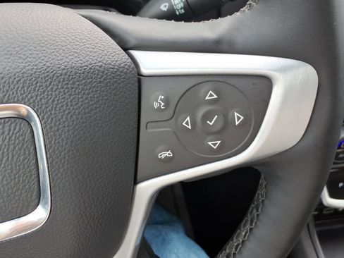 Used 2024 GMC Terrain SLT w/ Tech Package FWD image 22