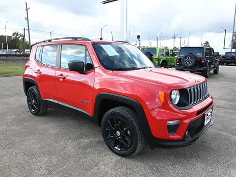 Used 2022 Jeep Renegade Latitude w/ Convenience Group image 9
