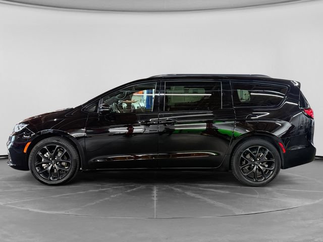 Used 2025 Chrysler Pacifica Limited FWD image 6