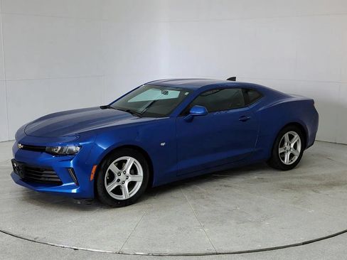 Used 2017 Chevrolet Camaro LT w/ Technology Package RWD image 3