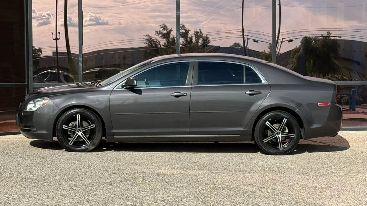 Used 2011 Chevrolet Malibu LT FWD image 4