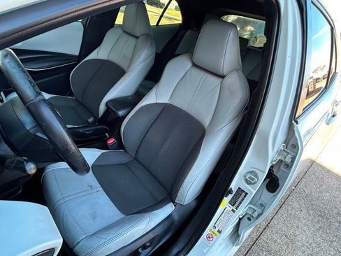 Used 2019 Toyota Corolla XSE image 10