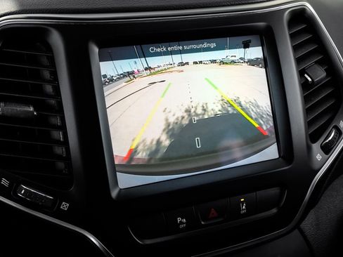 Used 2021 Jeep Cherokee Latitude Lux w/ Comfort/Convenience Group image 30