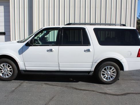 Used 2011 Ford Expedition EL XLT image 5