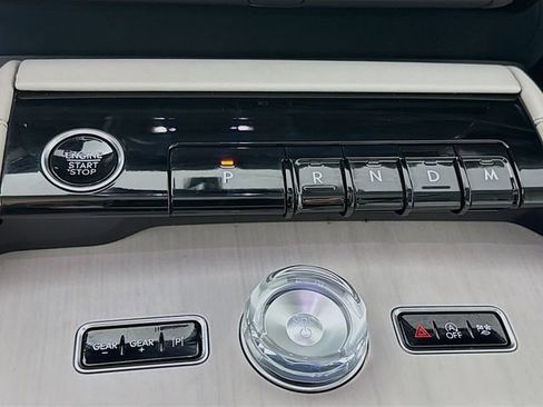 New 2025 Lincoln Navigator Reserve image 17