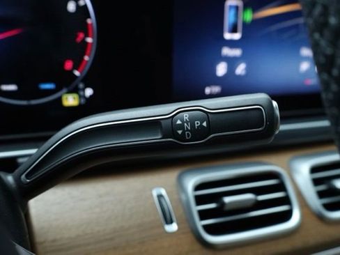 Certified 2024 Mercedes-Benz GLS 580 4MATIC image 19