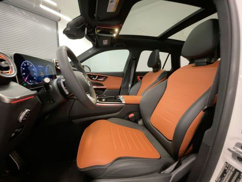 New 2025 Mercedes-Benz GLC 350e 4MATIC image 5