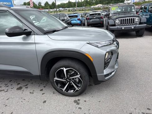 Used 2023 Chevrolet TrailBlazer RS w/ Convenience Package AWD/4WD image 4