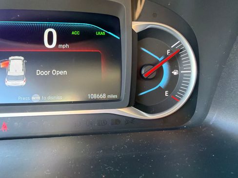 Used 2019 Honda Pilot LX image 2