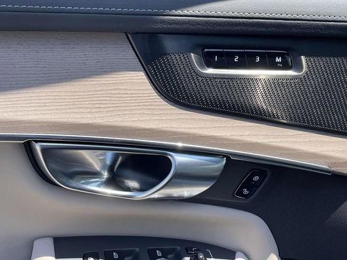 New 2026 Volvo XC90 B6 Plus w/ Protection Package Premier image 8