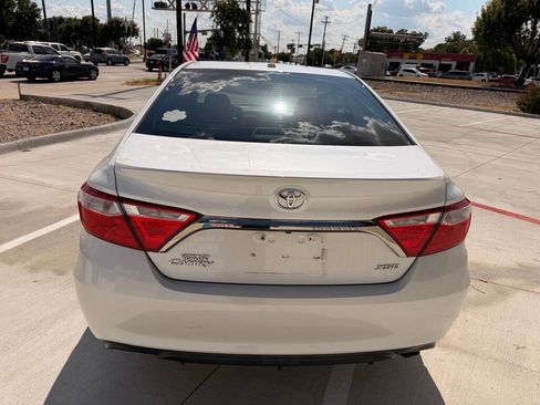 Used 2017 Toyota Camry XSE w/ Moonroof Package FWD image 4