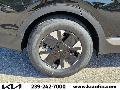New 2026 Kia Sportage LX FWD image 9