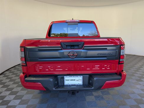 Used 2025 Nissan Frontier PRO-4X w/ Pro Convenience Package image 6