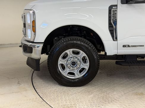 Certified 2025 Ford F250 XLT w/ FX4 Off-Road Package AWD/4WD image 12