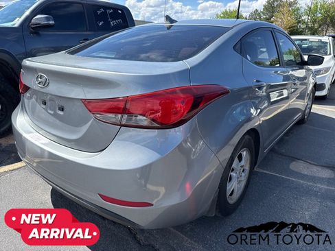 Used 2015 Hyundai Elantra SE FWD image 2