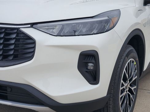 New 2026 Ford Escape SE image 10