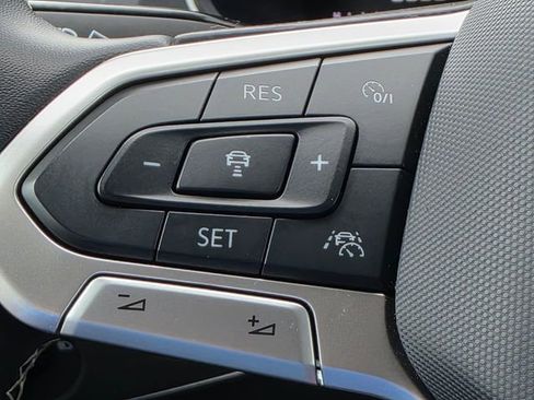 Used 2024 Volkswagen Tiguan S image 9