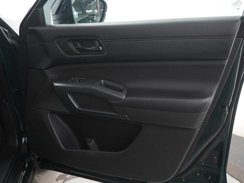 Used 2024 Nissan Pathfinder Rock Creek AWD/4WD image 9