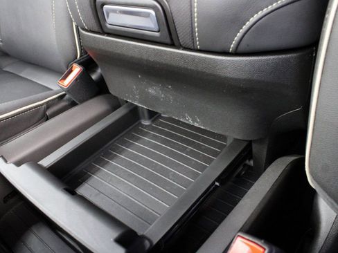 Used 2024 GMC Yukon XL SLT w/ SLT Luxury Package image 65