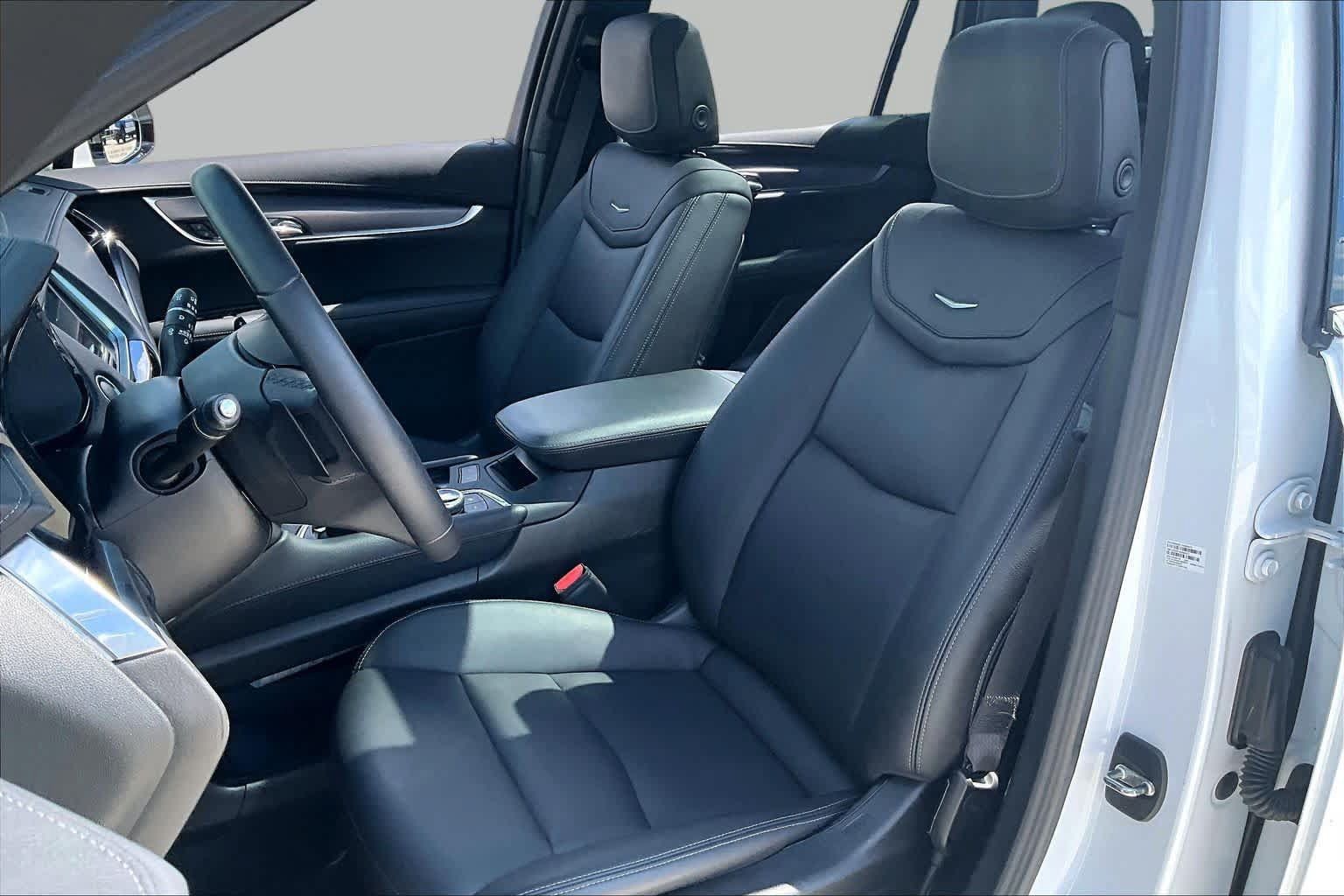 Used 2023 Cadillac XT6 Luxury FWD image 7
