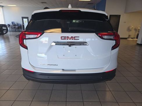 Used 2022 GMC Terrain SLE w/ Driver Convenience Package FWD image 7