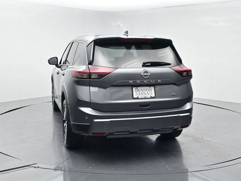 Used 2026 Nissan Rogue SL FWD image 19