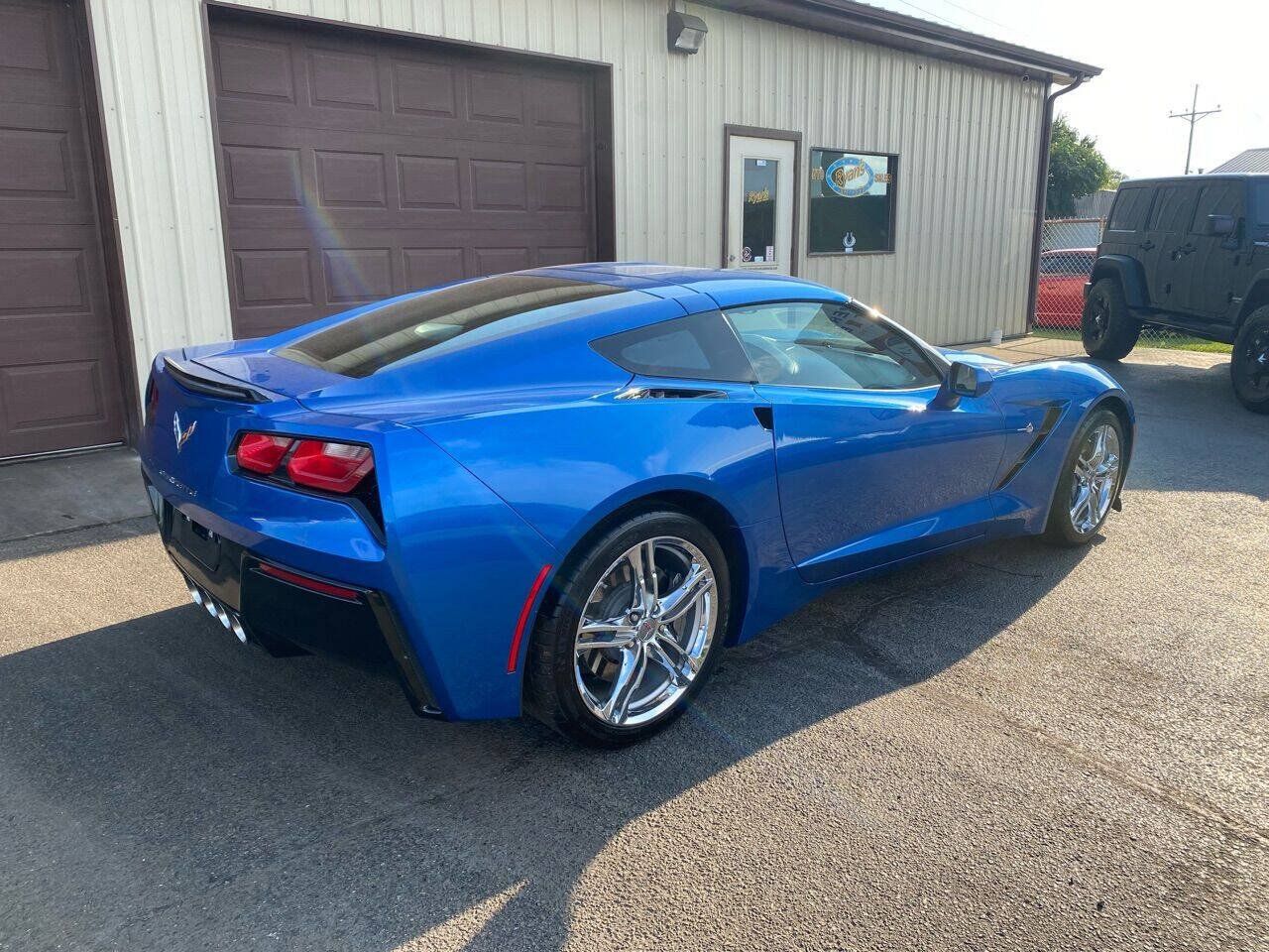 Used 2016 Chevrolet Corvette Stingray Coupe RWD image 9