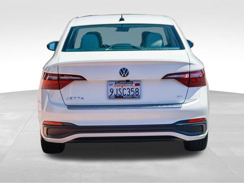 Used 2023 Volkswagen Jetta SE FWD image 5