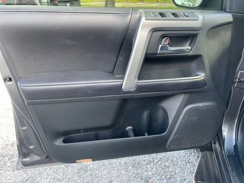 Used 2017 Toyota 4Runner SR5 image 10