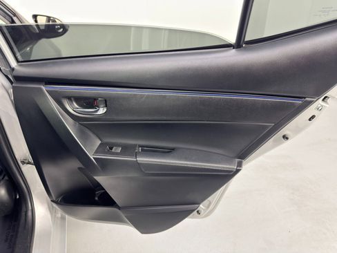 Used 2018 Toyota Corolla SE image 37