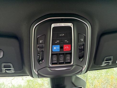 New 2025 Jeep Grand Cherokee L Overland w/ Advanced Protech Group III image 35