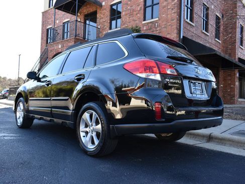 Used 2013 Subaru Outback 2.5i Limited image 32