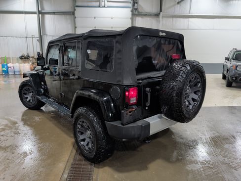 Used 2015 Jeep Wrangler Unlimited Sahara w/ Connectivity Group image 4