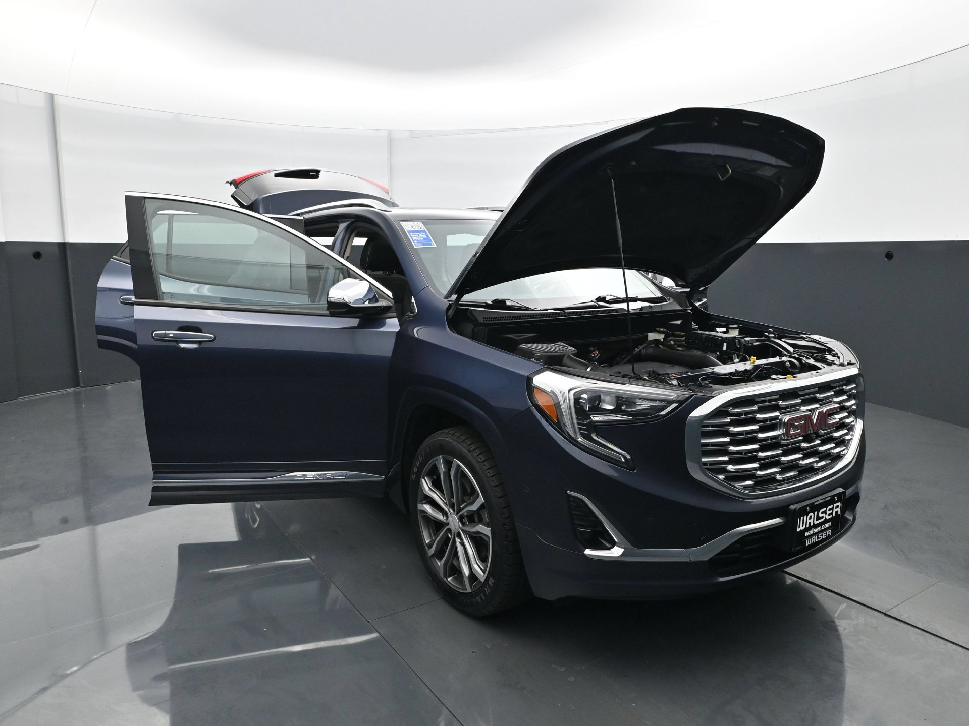 Used 2018 GMC Terrain Denali w/ Advanced Safety Package AWD/4WD image 40