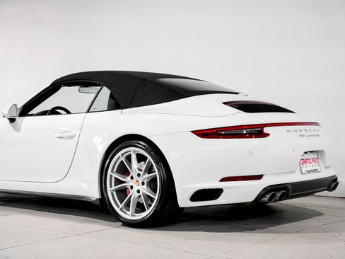Used 2017 Porsche 911 Carrera 4S image 34