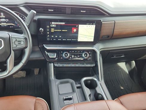 Used 2024 GMC Sierra 2500 Denali Ultimate image 11