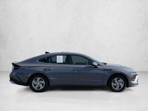 Certified 2025 Hyundai Sonata SE FWD image 8