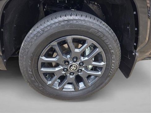 Used 2025 Toyota Tundra Platinum AWD/4WD image 11