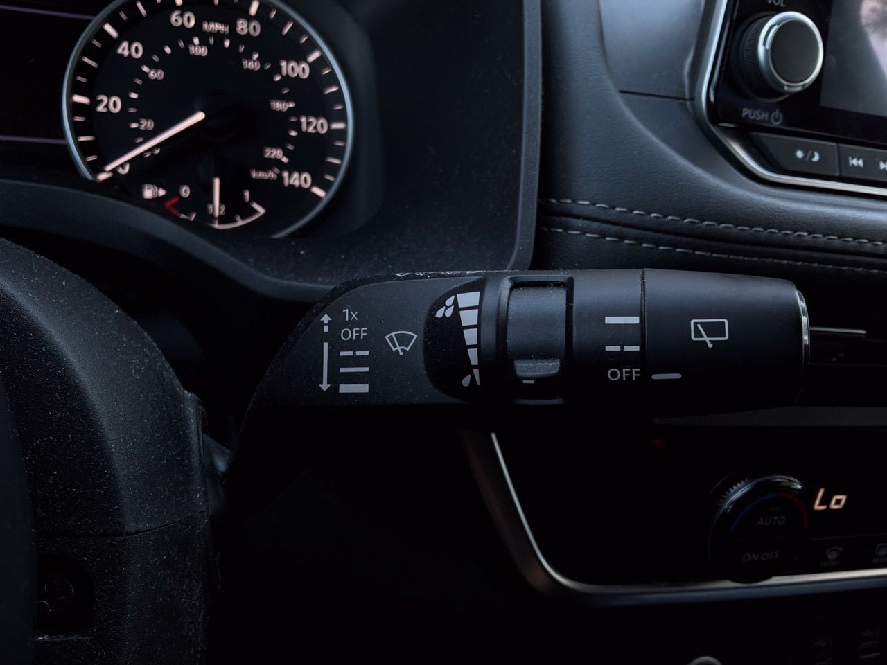 Used 2023 Nissan Rogue SV FWD image 39