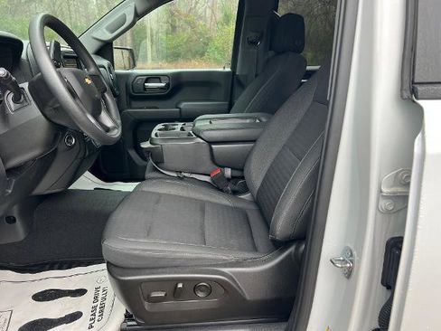 Used 2022 Chevrolet Silverado 1500 Custom image 10