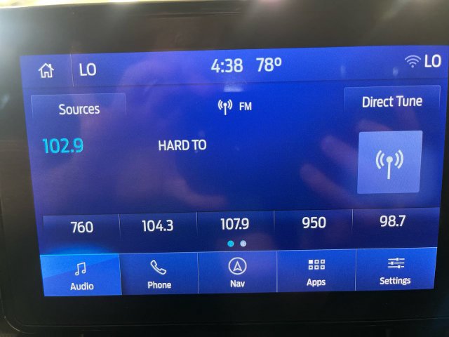 Used 2020 Ford Explorer XLT w/ Equipment Group 202A AWD/4WD image 17