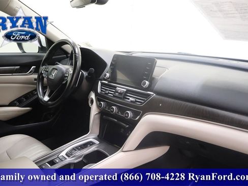 Used 2020 Honda Accord Touring image 17