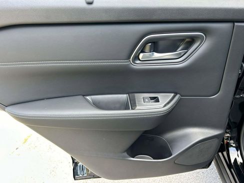 New 2026 Nissan Rogue Platinum w/ Platinum Premium Package AWD/4WD image 23