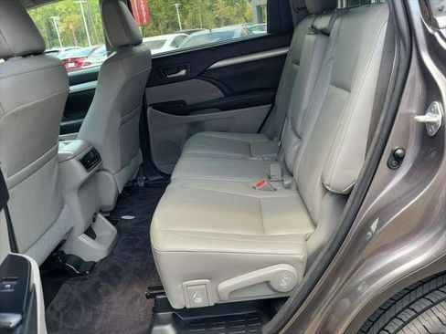 Certified 2016 Toyota Highlander XLE FWD image 26