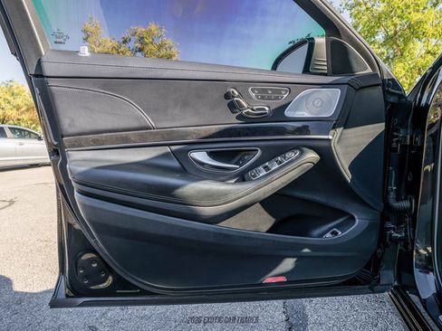 Used 2020 Mercedes-Benz S 560 Sedan image 30