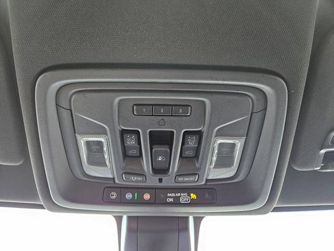 Used 2021 Chevrolet Silverado 1500 High Country w/ Technology Package AWD/4WD image 21