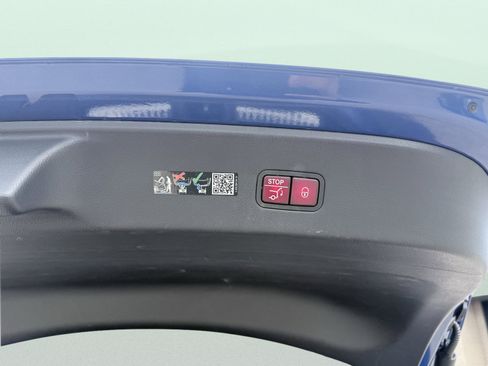 Used 2024 Mercedes-Benz GLC 300 4MATIC w/ AMG Line image 13