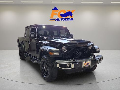 Used 2023 Jeep Gladiator Sport AWD/4WD image 5