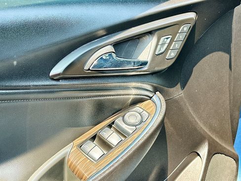 Used 2024 Chevrolet Malibu LT FWD image 21